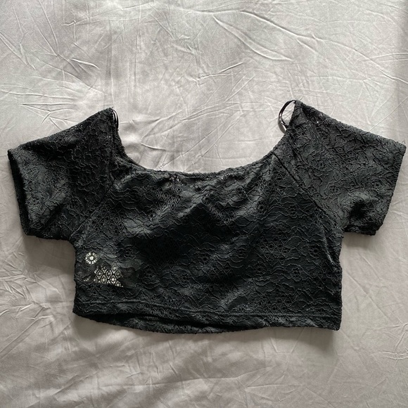 Black laced cropped top - Picture 2 of 2